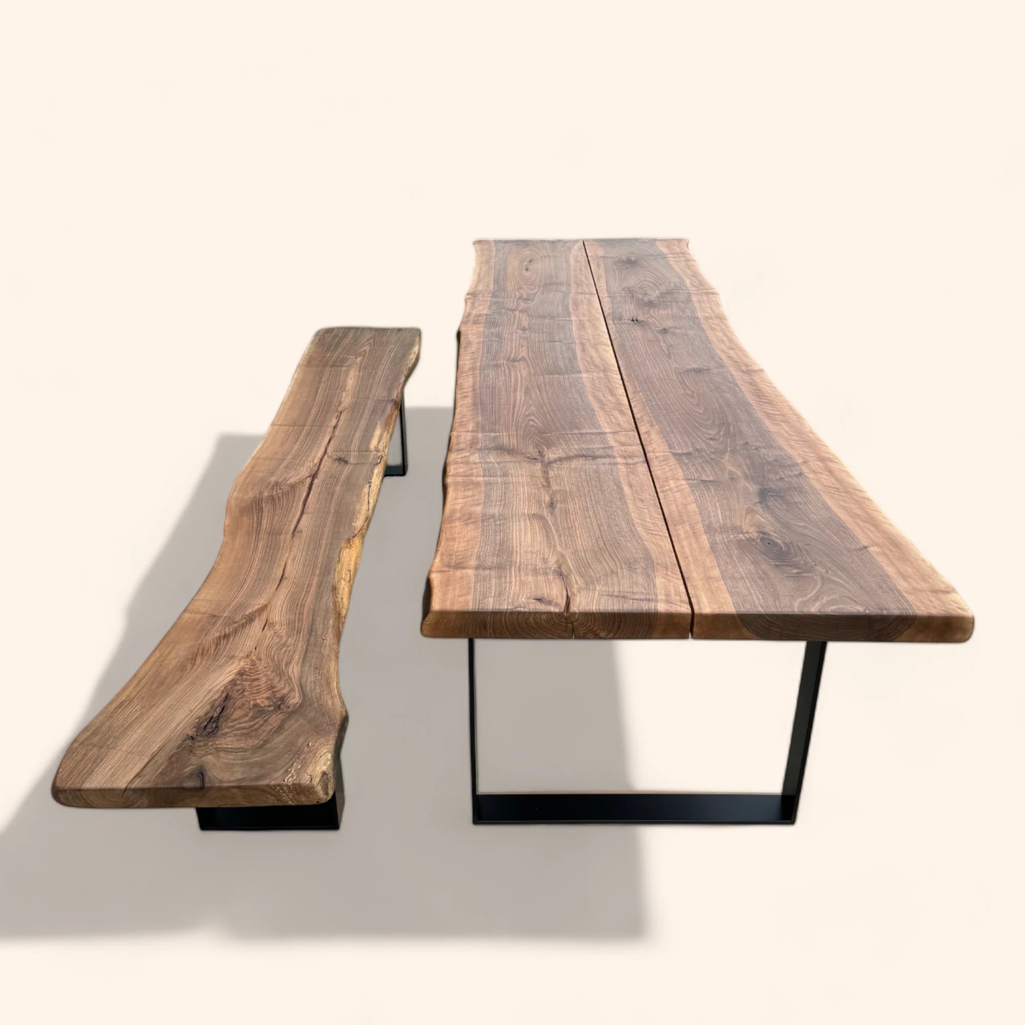 Banc Monarch en noyer massif