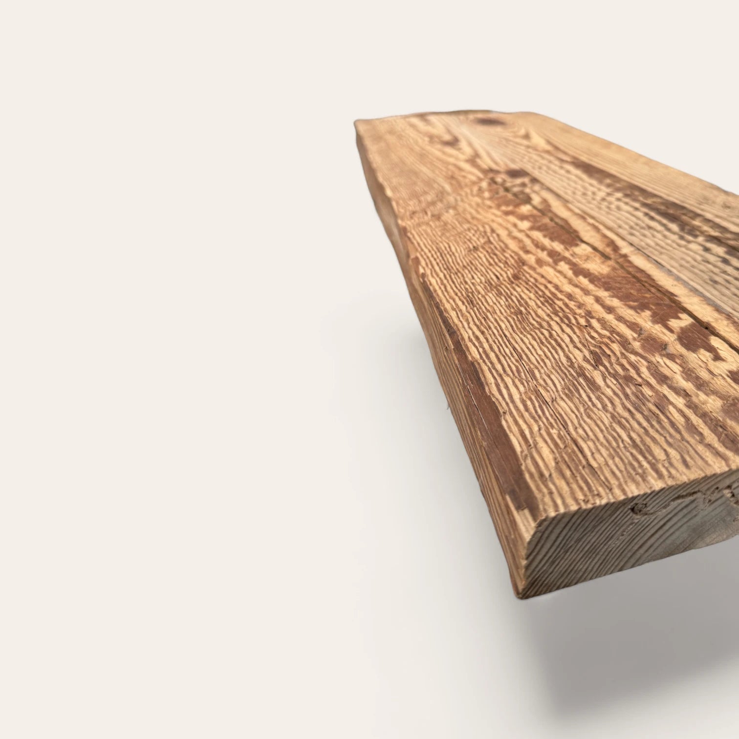 Étagère en vieux madrier de sapin Cipria