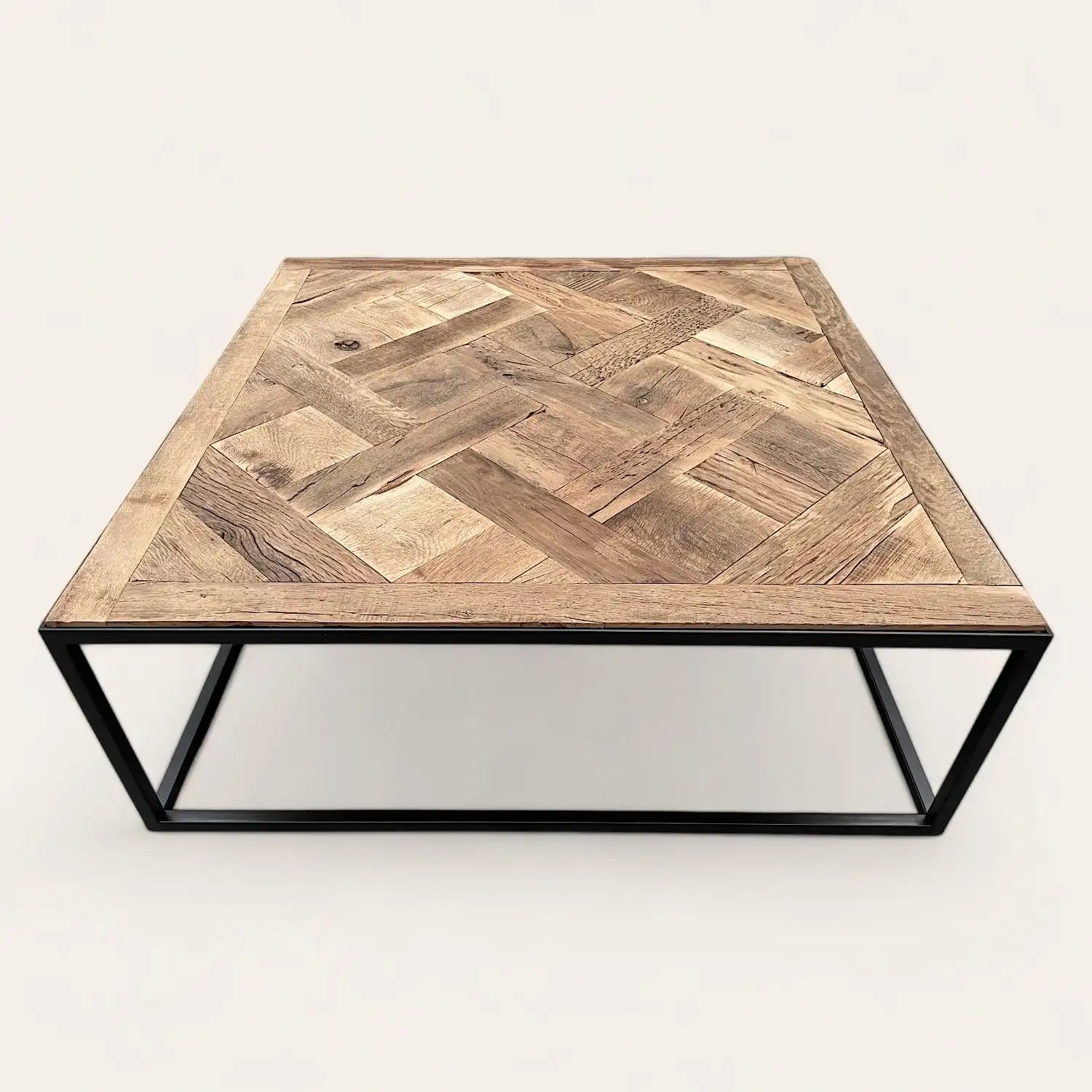 Table basse Versailles Origines