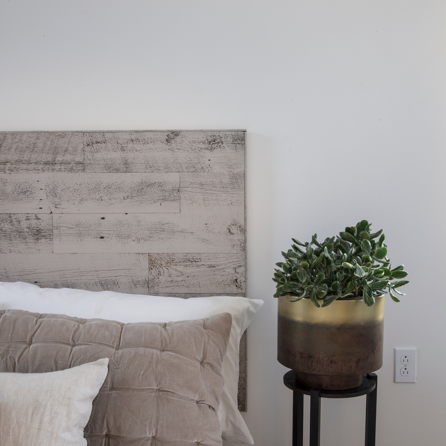 Tête de lit bois vieilli blanc